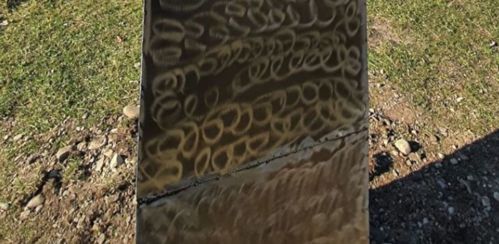 神秘金屬柱事件 全球現象的謎團與猜想